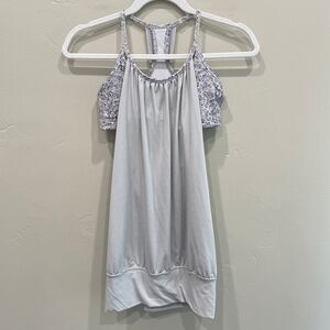 Lululemon No Limits Tank Silver Spoon Petite Fleur - Size: 4
